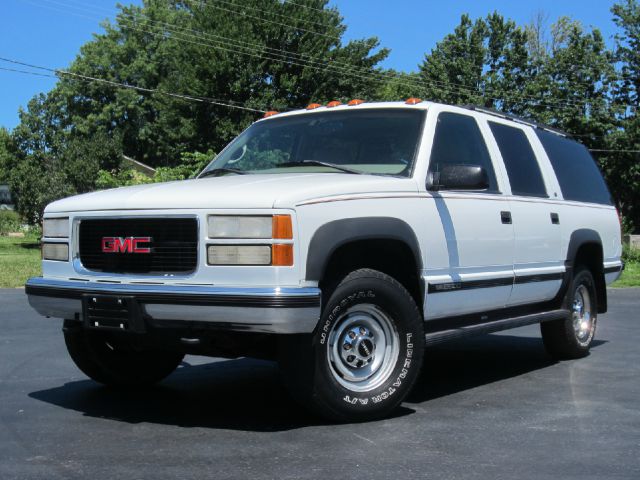 1999 GMC Suburban SLT
