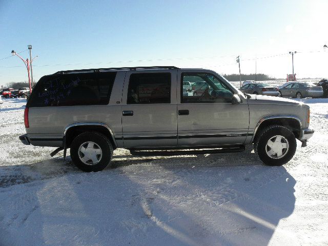 1999 GMC Suburban SLT