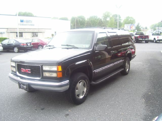 1999 GMC Suburban EX Automatic W/leatherdvd RES