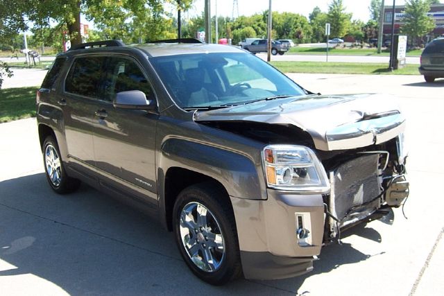 2012 GMC Terrain Nav-tv/dvd-quads-third-sunroof-leather-4wd-6 CD TH