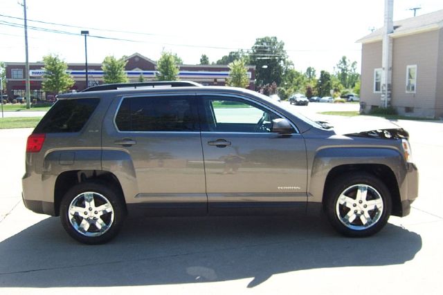 2012 GMC Terrain Nav-tv/dvd-quads-third-sunroof-leather-4wd-6 CD TH