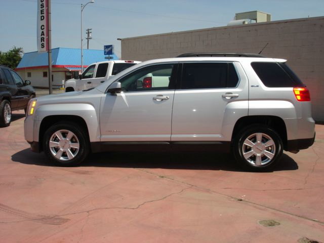 2013 GMC Terrain Nav-tv/dvd-quads-third-sunroof-leather-4wd-6 CD TH