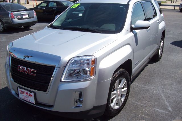 2013 GMC Terrain Nav-tv/dvd-quads-third-sunroof-leather-4wd-6 CD TH