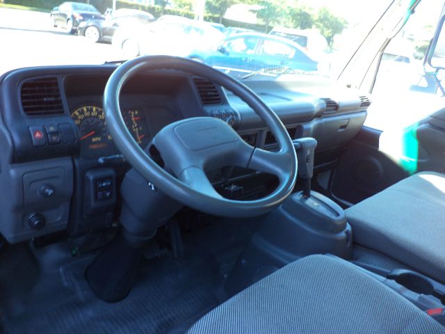 2005 GMC W4500 C350 Sport Sedan 4D