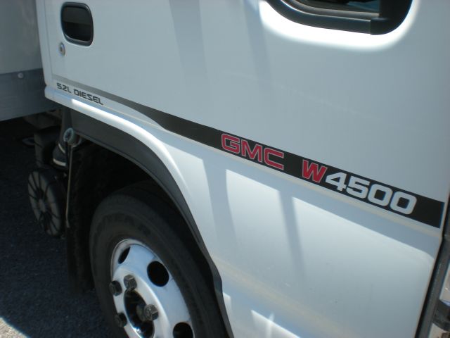 2007 GMC W4500 SR5 TRD Sport