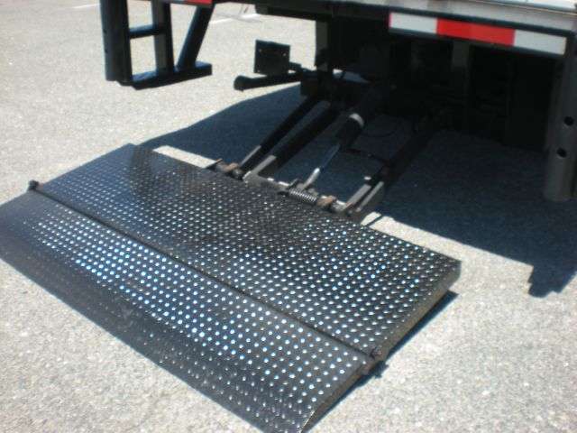 2007 GMC W4500 SR5 TRD Sport