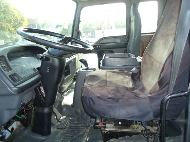 2004 GMC WT-5500 4 Door Package 1