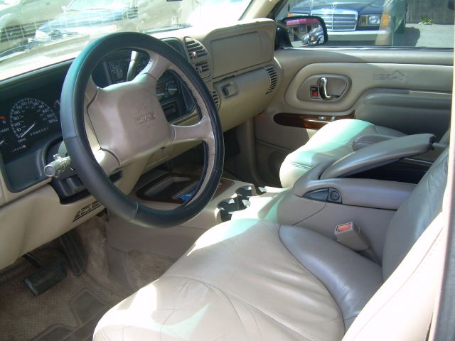 1999 GMC Yukon New Beetle Hatchback 2D