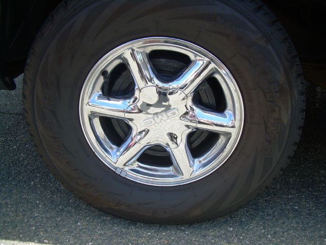 1999 GMC Yukon New Beetle Hatchback 2D