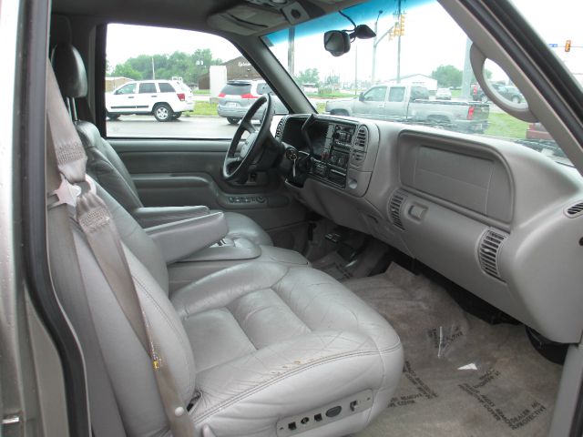 1999 GMC Yukon 4x4 Crew Cab LE
