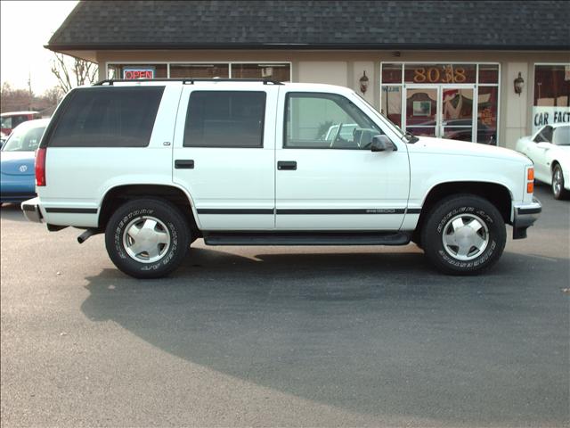 1999 GMC Yukon Base
