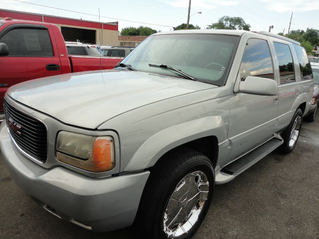 1999 GMC Yukon 4x4 Crew Cab LE