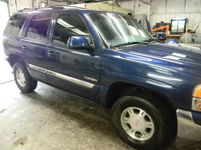 2000 GMC Yukon 4x4 Crew Cab LE