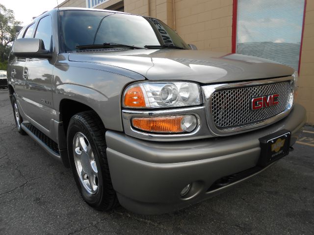 2001 GMC Yukon EX Sedan 4D
