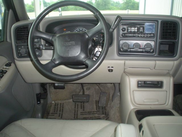 2001 GMC Yukon 4x4 Crew Cab LE