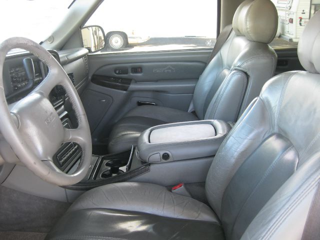 2001 GMC Yukon Base