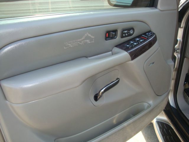 2001 GMC Yukon EX Sedan 4D