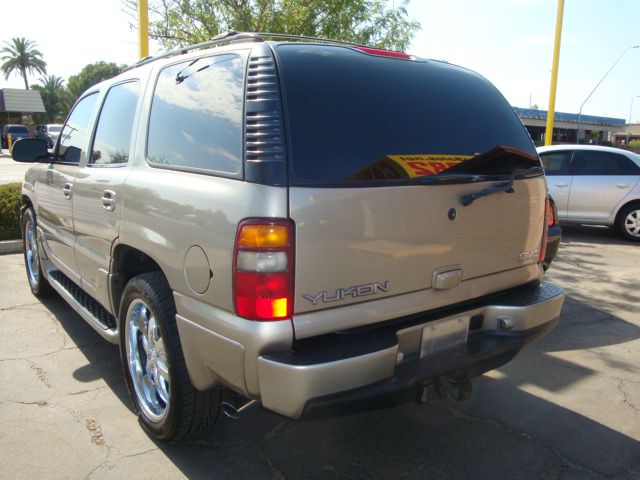 2001 GMC Yukon EX Sedan 4D