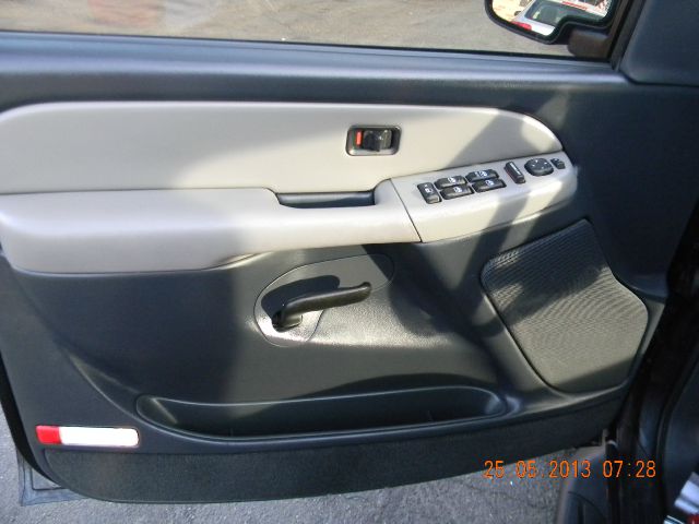 2002 GMC Yukon Ram 3500 Diesel 2-WD