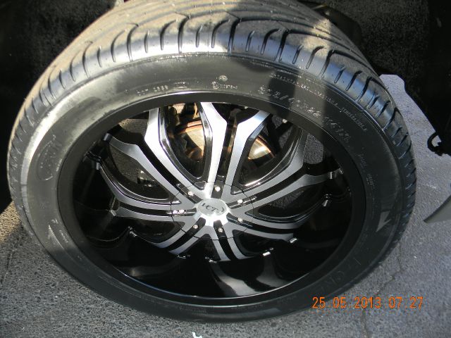 2002 GMC Yukon Ram 3500 Diesel 2-WD