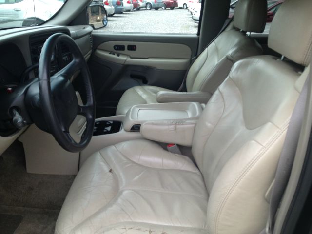 2002 GMC Yukon Ram 3500 Diesel 2-WD