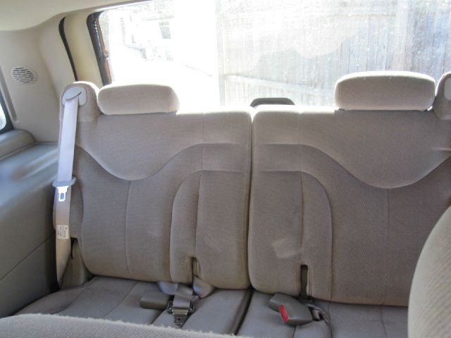 2002 GMC Yukon 2008 Jeep Sport