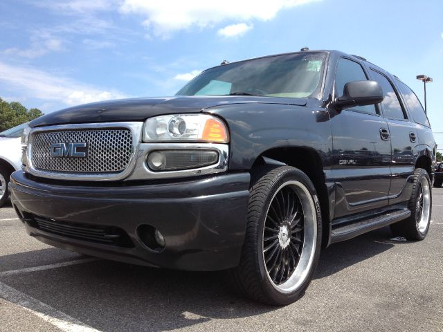 2003 GMC Yukon EX Sedan 4D