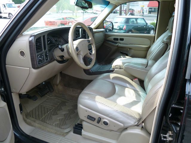 2003 GMC Yukon EX Sedan 4D