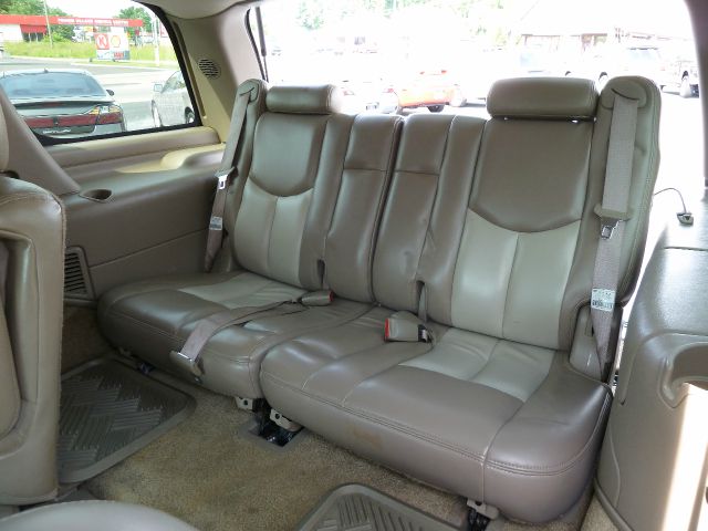 2003 GMC Yukon EX Sedan 4D