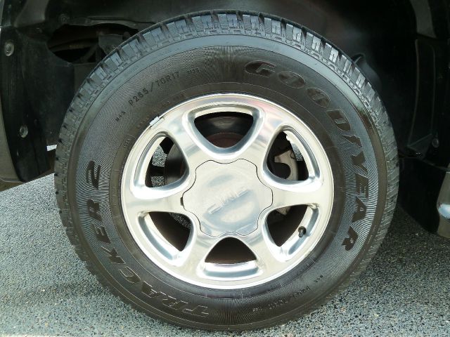 2003 GMC Yukon EX Sedan 4D