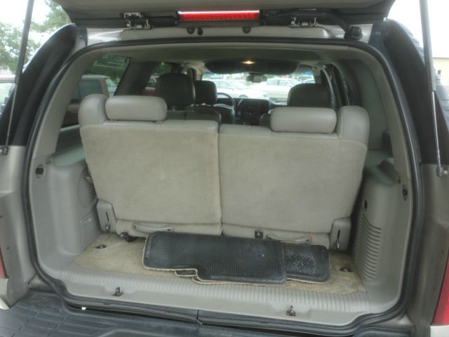 2003 GMC Yukon Ram 3500 Diesel 2-WD