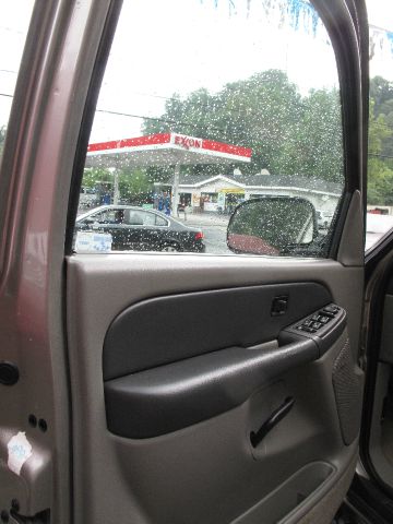 2003 GMC Yukon Ram 3500 Diesel 2-WD