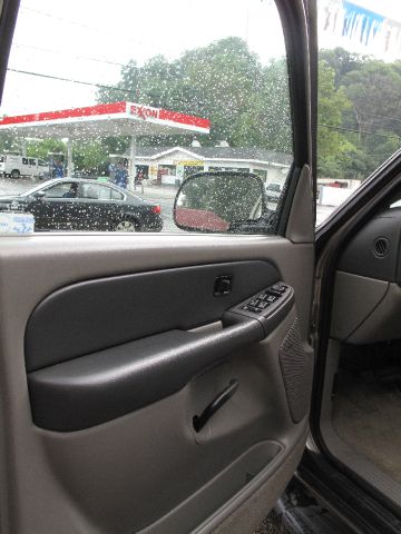 2003 GMC Yukon Ram 3500 Diesel 2-WD