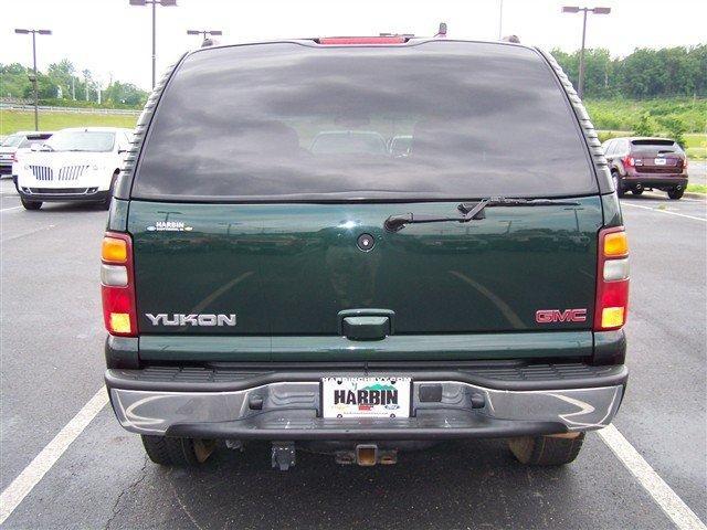 2003 GMC Yukon SLT