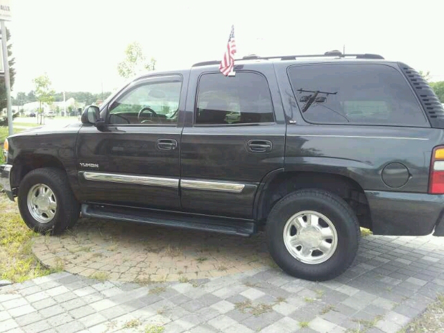 2003 GMC Yukon Autobahn
