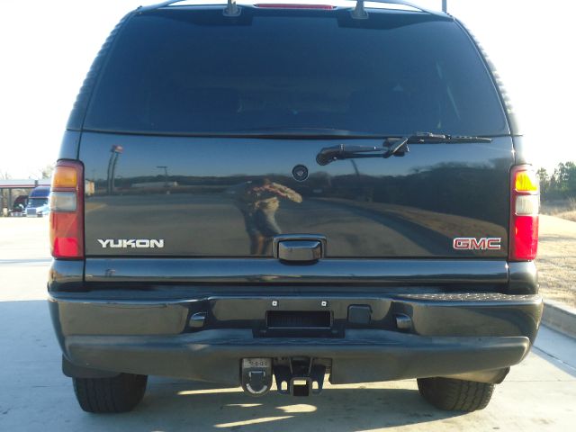 2003 GMC Yukon EX Sedan 4D