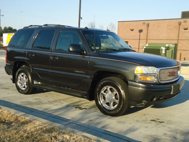2003 GMC Yukon EX Sedan 4D