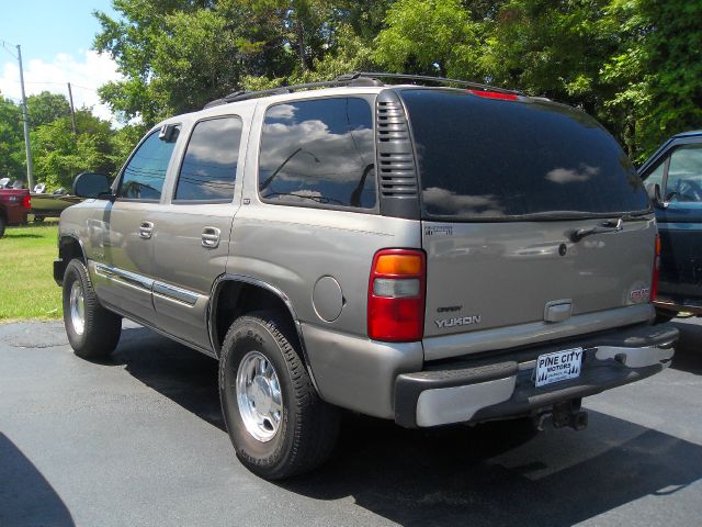 2003 GMC Yukon Ram 3500 Diesel 2-WD
