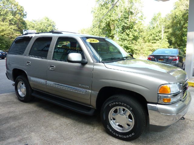 2003 GMC Yukon Wagon SE