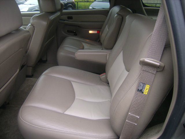 2003 GMC Yukon Base