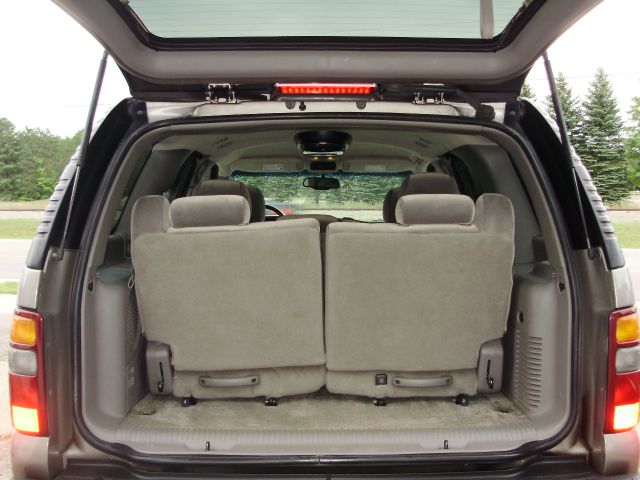 2003 GMC Yukon Ram 3500 Diesel 2-WD