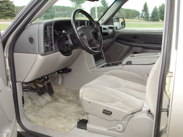 2003 GMC Yukon Ram 3500 Diesel 2-WD