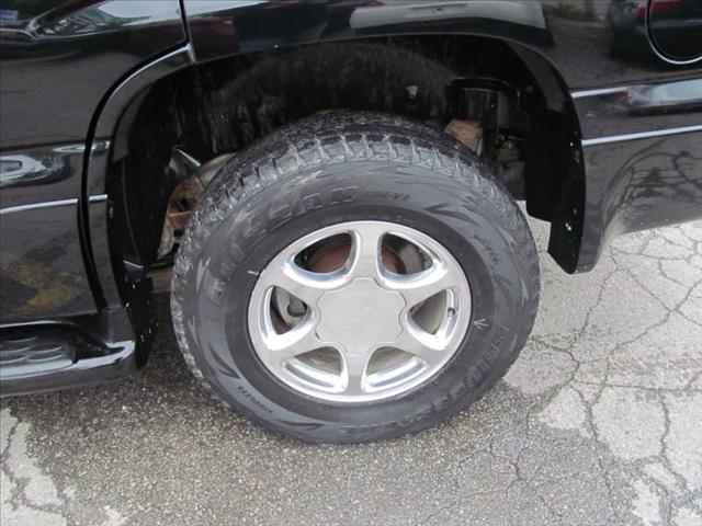 2003 GMC Yukon EX Sedan 4D