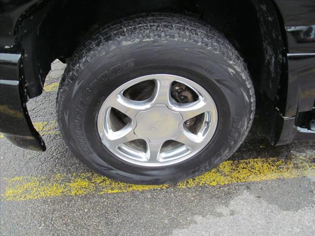 2003 GMC Yukon EX Sedan 4D