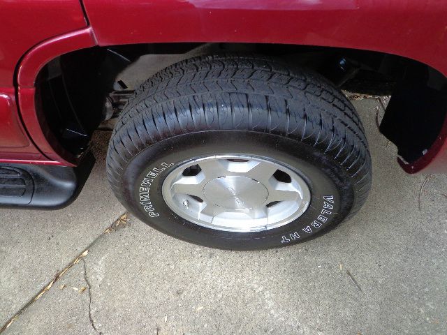 2004 GMC Yukon Ram 3500 Diesel 2-WD