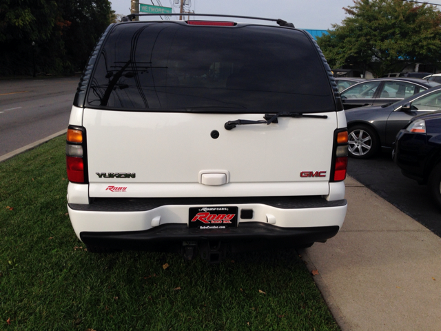 2004 GMC Yukon EX Sedan 4D