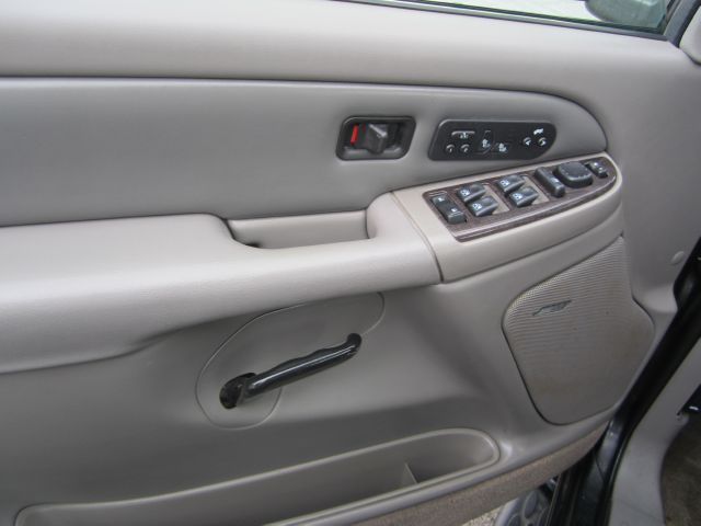 2004 GMC Yukon Base