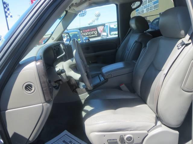 2004 GMC Yukon EX Sedan 4D