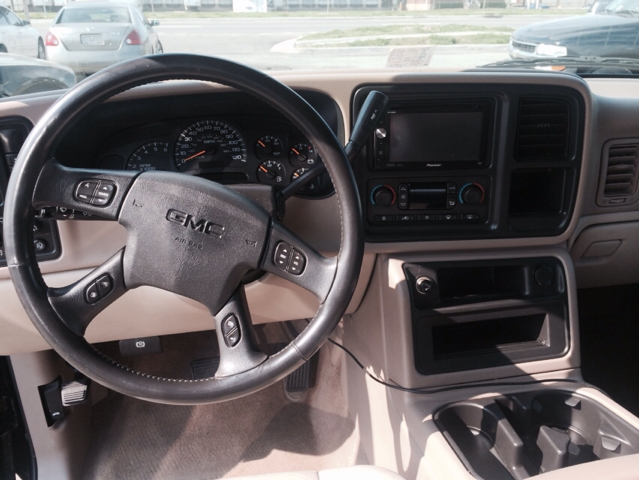 2004 GMC Yukon Ram 3500 Diesel 2-WD