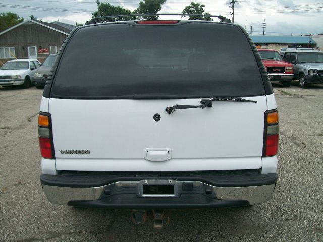 2004 GMC Yukon Ram 3500 Diesel 2-WD